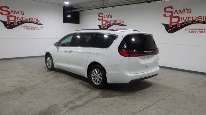 2022 Chrysler Pacifica Touring L