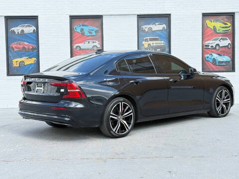2024 Volvo S60 Recharge T8 Plus Dark Theme