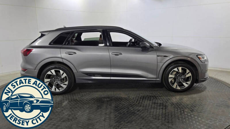 2021 Audi e-tron quattro Premium