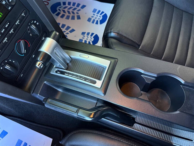 2006 Ford Mustang GT Deluxe