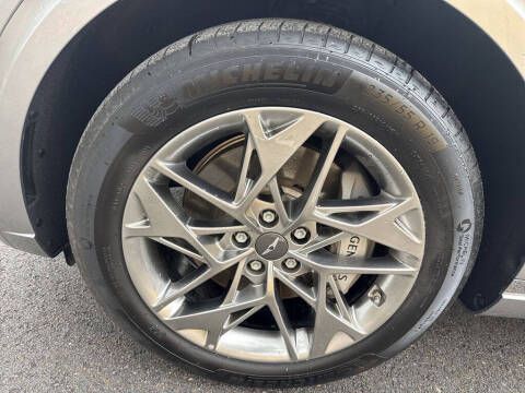 2025 Genesis GV70 2.5T Standard