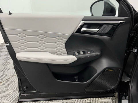 2025 Mitsubishi Outlander SEL Platinum Edition