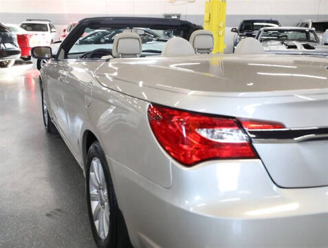 2013 Chrysler 200 Touring