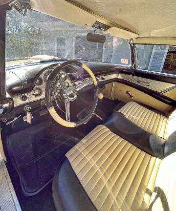 1957 Ford Thunderbird