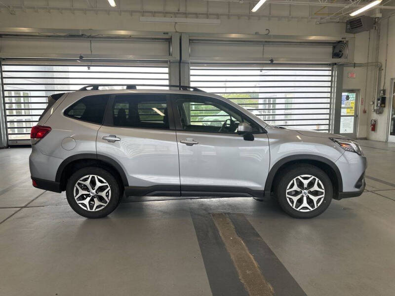 2024 Subaru Forester Premium