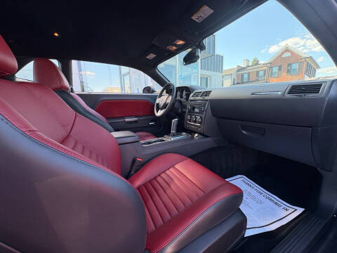 2013 Dodge Challenger R/T Plus