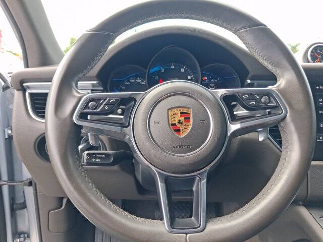 2017 Porsche Macan