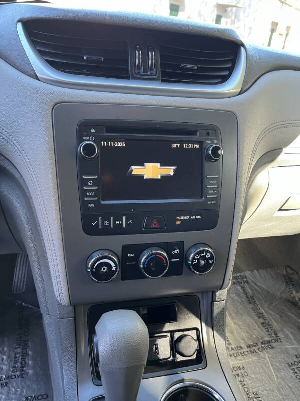 2017 Chevrolet Traverse LS