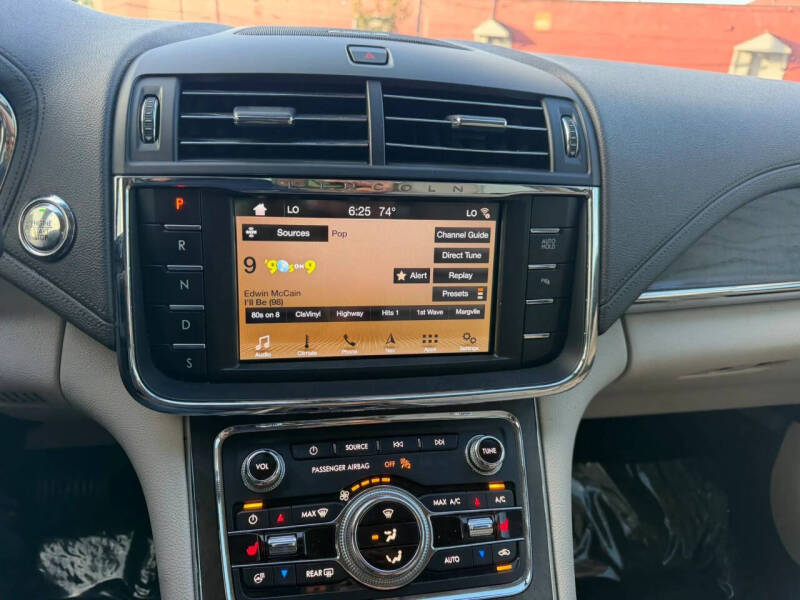 2019 Lincoln Continental Select