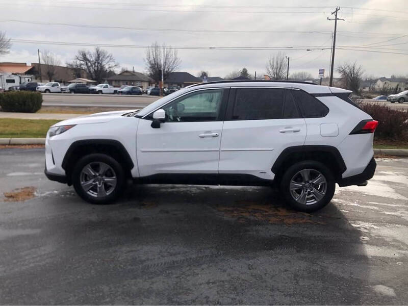 2022 Toyota RAV4 Hybrid LE
