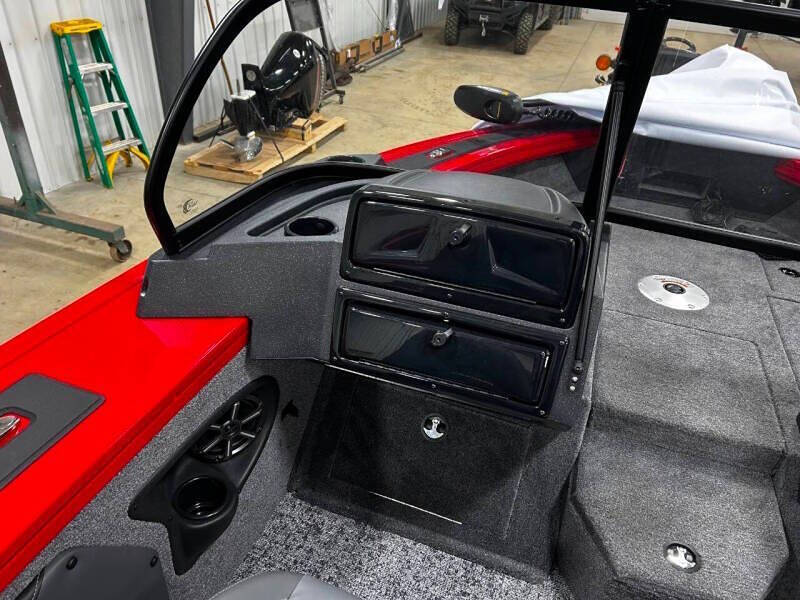 2026 Tracker Targa V-19 WT