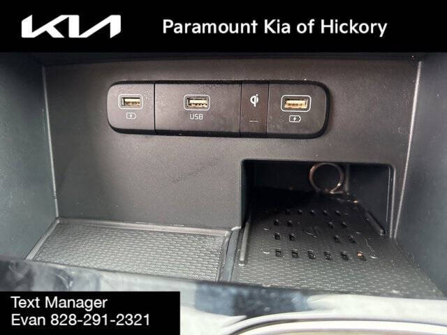 2024 Kia Carnival EX