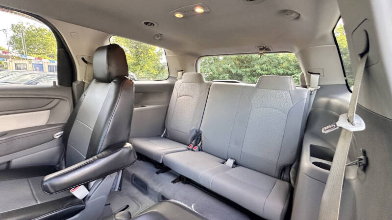 2016 GMC Acadia SLE-2