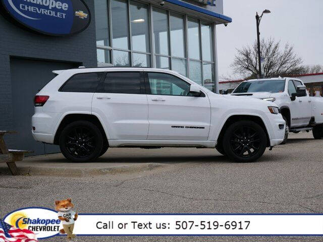 Used 2018 Jeep Grand Cherokee Altitude with VIN 1C4RJFAG9JC202774 for sale in Shakopee, Minnesota