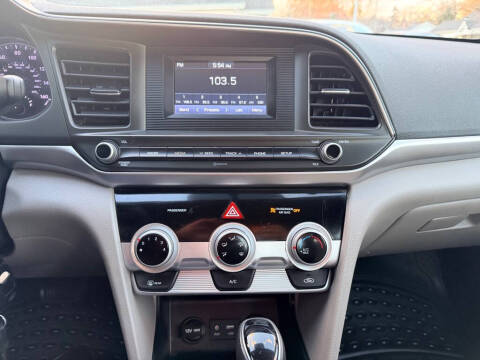 2019 Hyundai Elantra SE