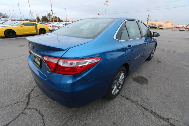 2017 Toyota Camry SE