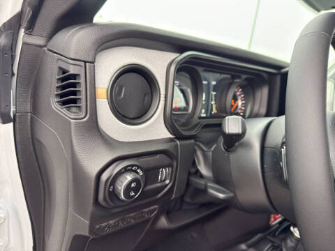 2026 Jeep Gladiator Sport