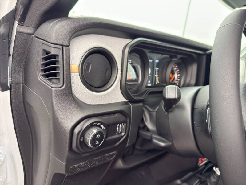 2026 Jeep Gladiator Sport