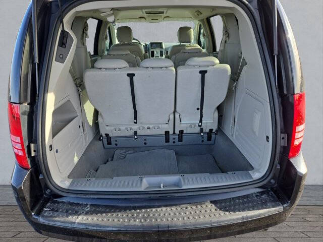 2009 Chrysler Town and Country Touring
