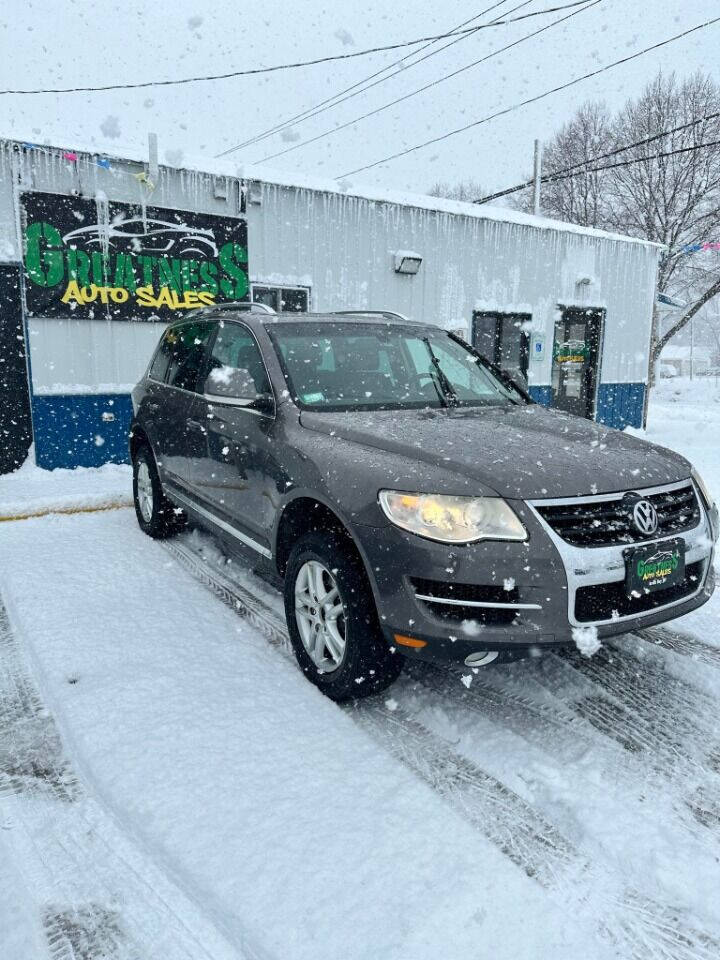 2008 Volkswagen Touareg 2 for sale at GREATNESS AUTO SALES in Green Bay, WI