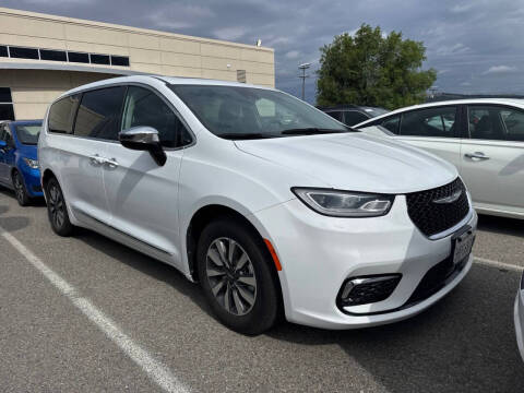 2023 Chrysler Pacifica Plug-In Hybrid Limited