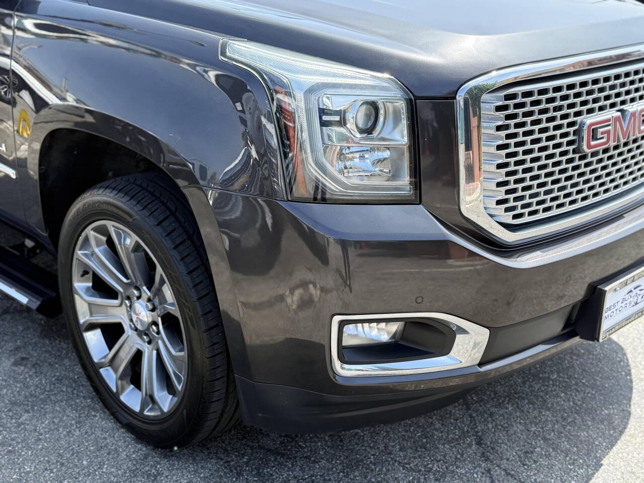 2015 GMC Yukon for sale at Best Buy Motors in Signal Hill, CA