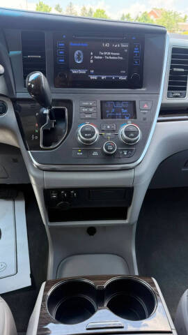 2016 Toyota Sienna