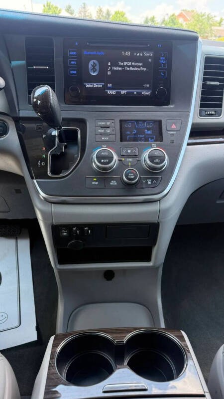 2016 Toyota Sienna