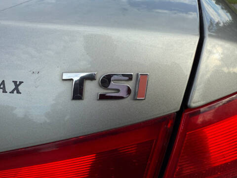 2014 Volkswagen Passat 1.8T S PZEV