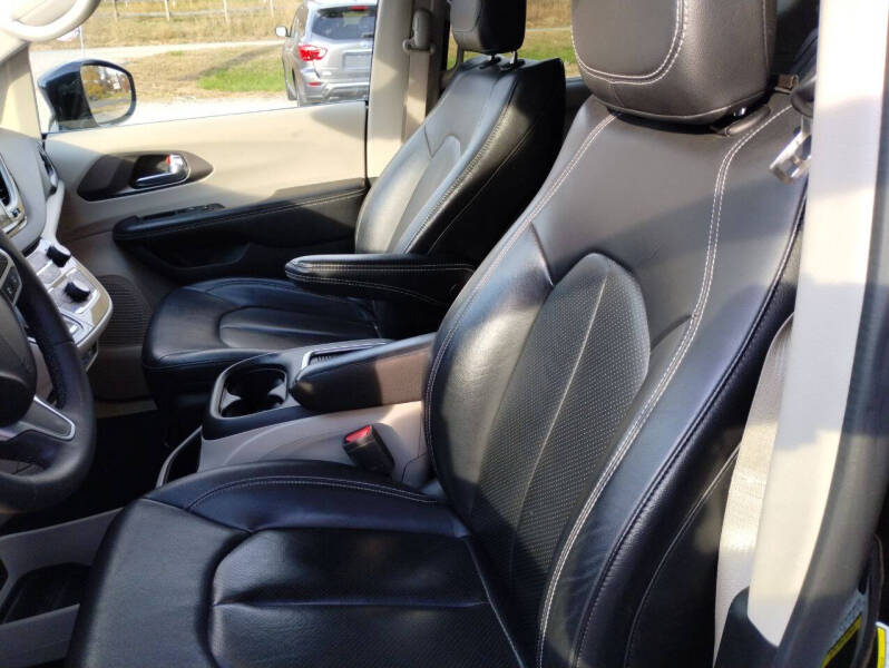 2022 Chrysler Pacifica Touring L