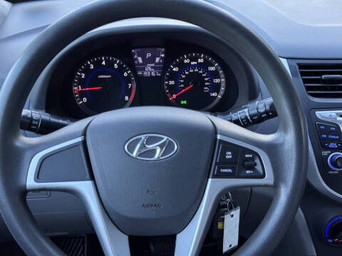 2012 Hyundai Accent GS