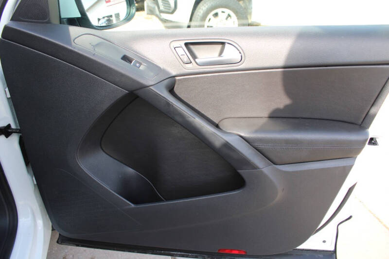 2017 Volkswagen Tiguan 2.0T Wolfsburg Edition 4Motion