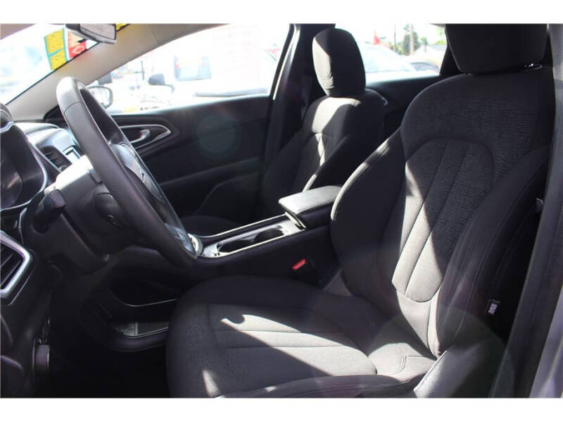 2016 Chrysler 200