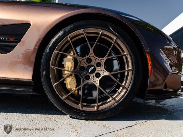 2025 Aston Martin Vanquish