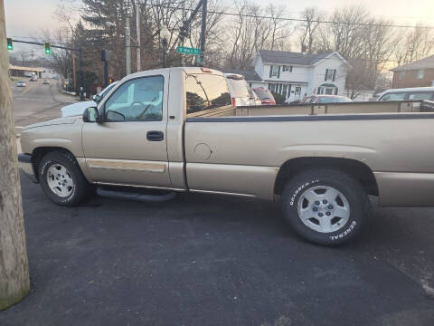 2005 Chevrolet Silverado 1500 for sale at Maximum Auto Group II INC in Cortland OH