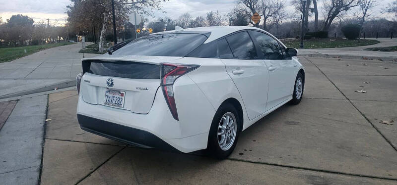 2017 Toyota Prius One