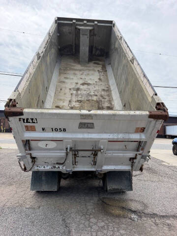1997 Ford LT9000