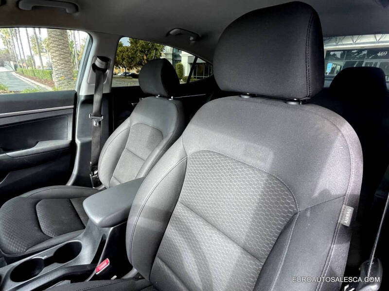 2020 Hyundai Elantra SE