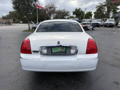 2003 Lincoln Town Car Signature