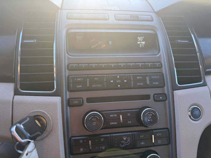 2011 Ford Taurus SEL