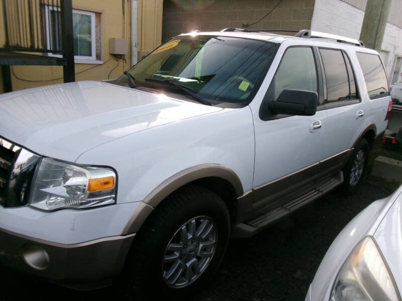 2011 Ford Expedition XLT's photo