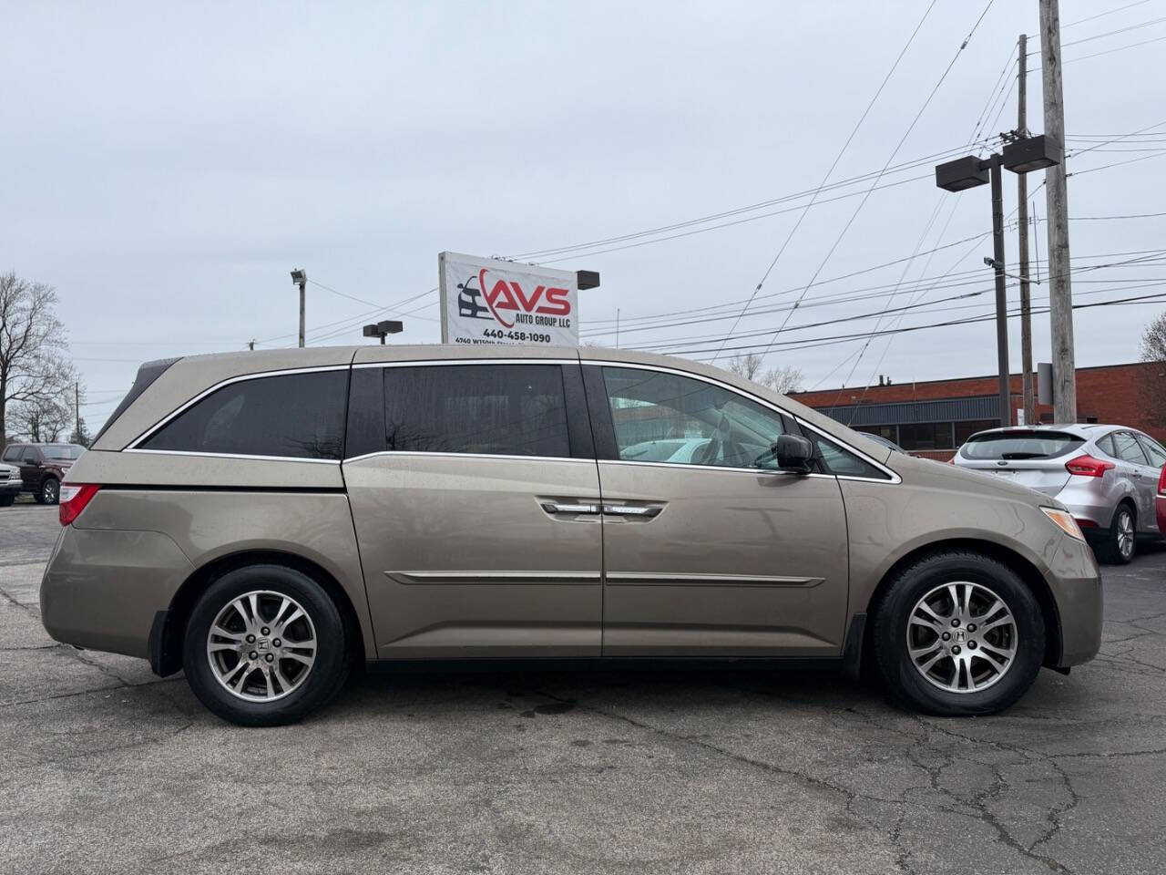 2013 Honda Odyssey for sale at AVS AUTO GROUP LLC in CLEVELAND, OH