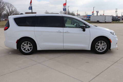 2024 Chrysler Pacifica Touring L