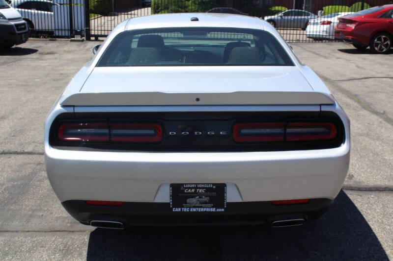 2020 Dodge Challenger SXT