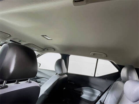 2022 Nissan Kicks SR