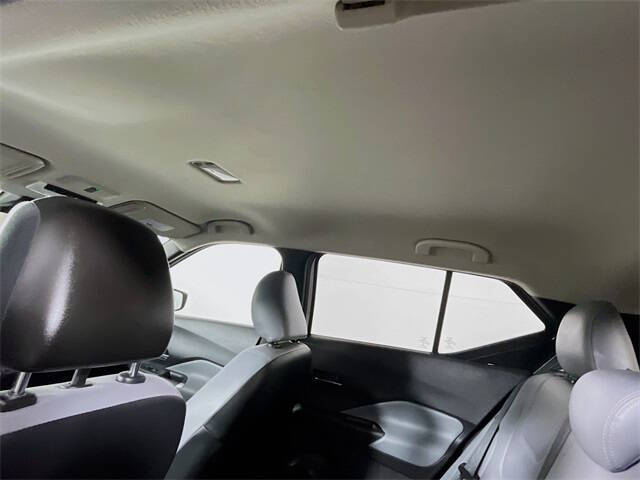 2022 Nissan Kicks SR