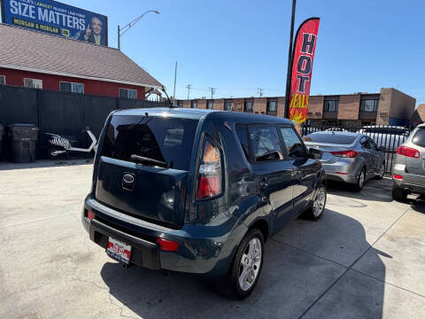 2011 Kia Soul +