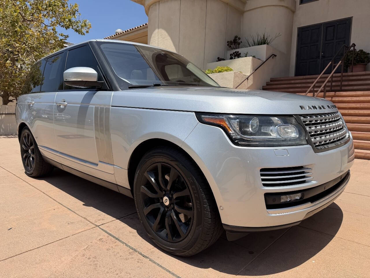 2017 Land Rover Range Rover Plata (Indus Silver Metallic) SUV/Crossover Tracción en las cuatro ruedas 8 velocidades Automática
