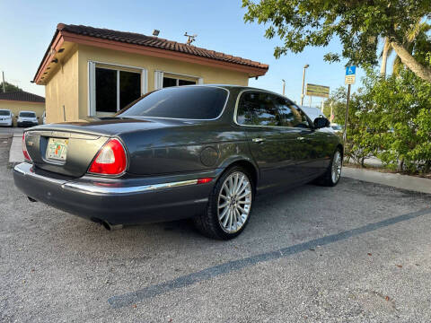 2004 Jaguar XJR