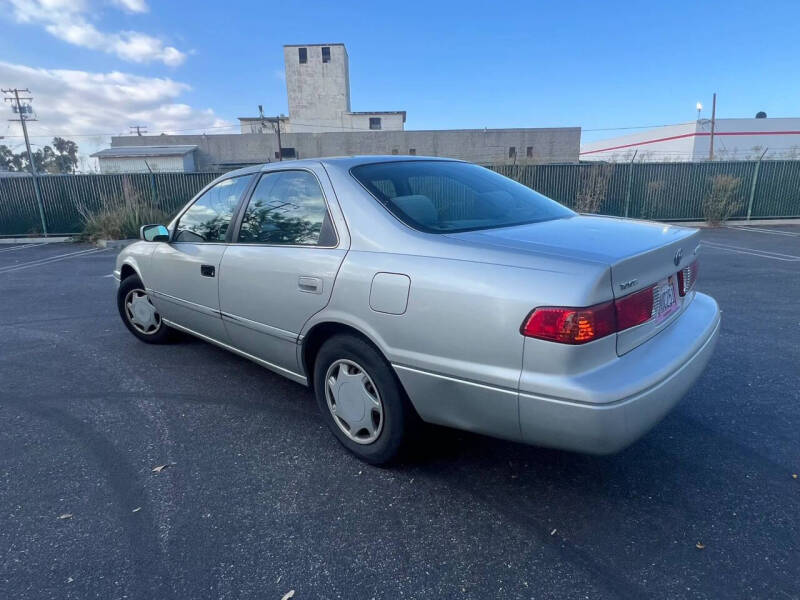 2000 Toyota Camry